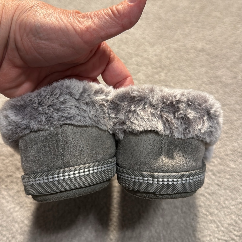*Gently Used* Skechers Women's Cozy Campfire-Team Toasty Slipper- Size 8.5 - Picture 5 of 6